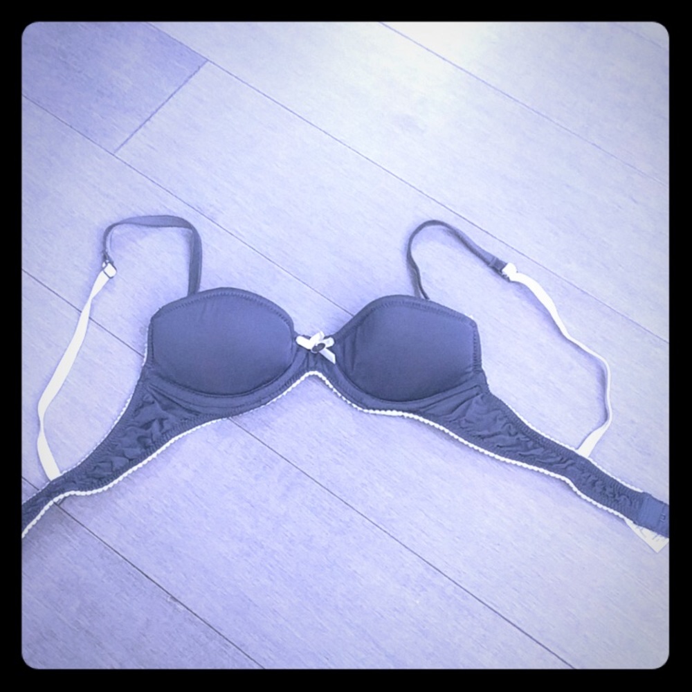 NWOT Victoria's Secret gray balconet 32A 30A bra
